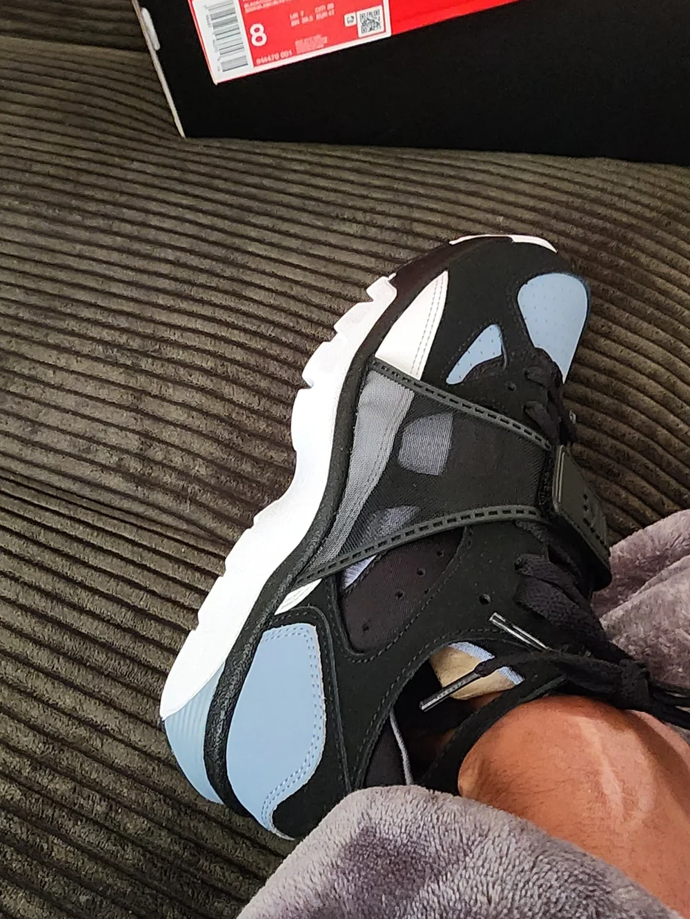 Nike Men's Black and Gray Sneaker